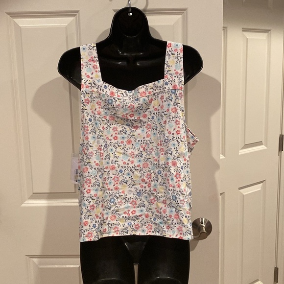 Medium Sonoma floral top - New with tags - Picture 2 of 5
